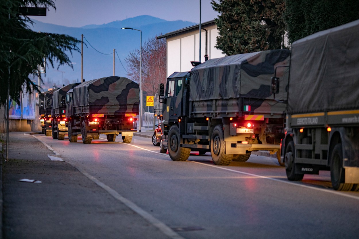 Bergamo Coronavirus - the army intervenes to move the bodies from the main cemetery of Bergamo, Image: 507601183, License: Rights-managed, Restrictions: NO ITALY, Model Release: no, Credit line: Foto ©Sergio Agazzi / PA Images / Profimedia